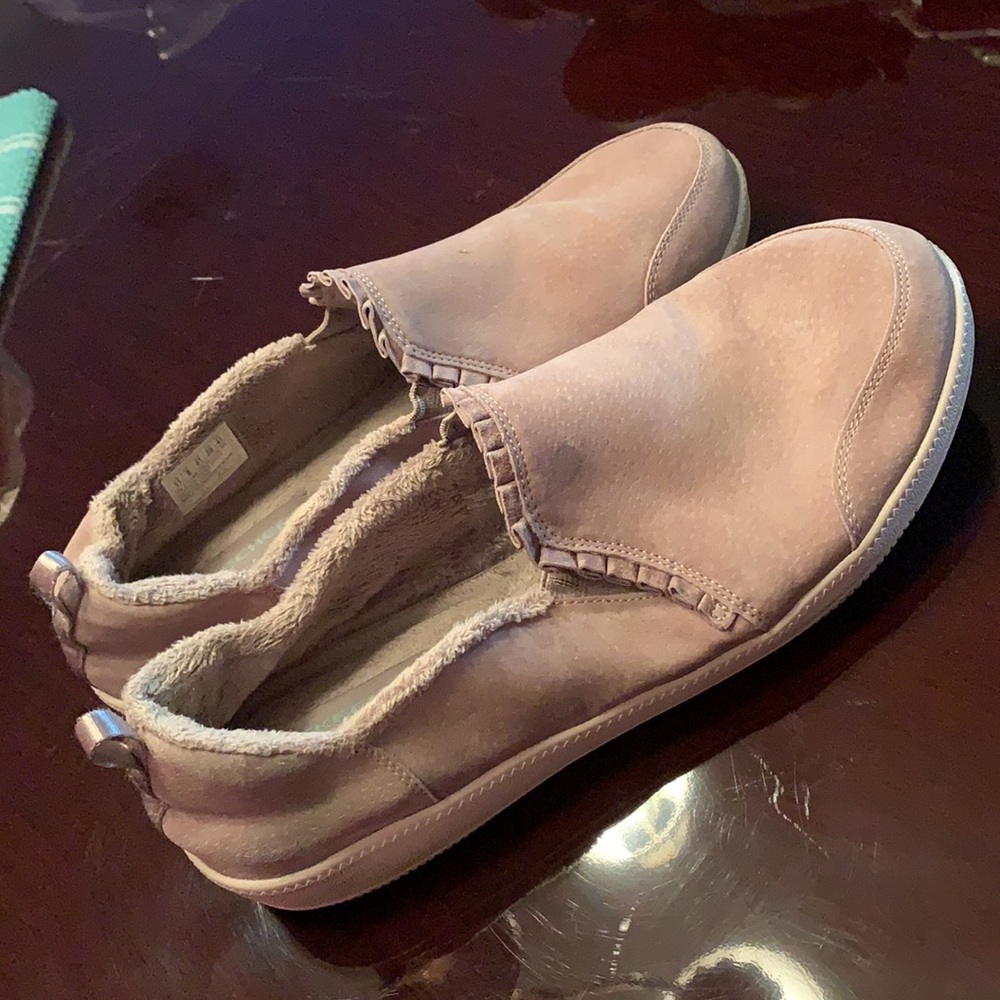 Sketchers loafers, 11W, comfort slip on, memory foam.  QVC